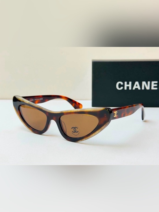 CHANEL Accessories - CHANEL Tortoiseshell Cat-Eye Sunglasses - BRAND NEW